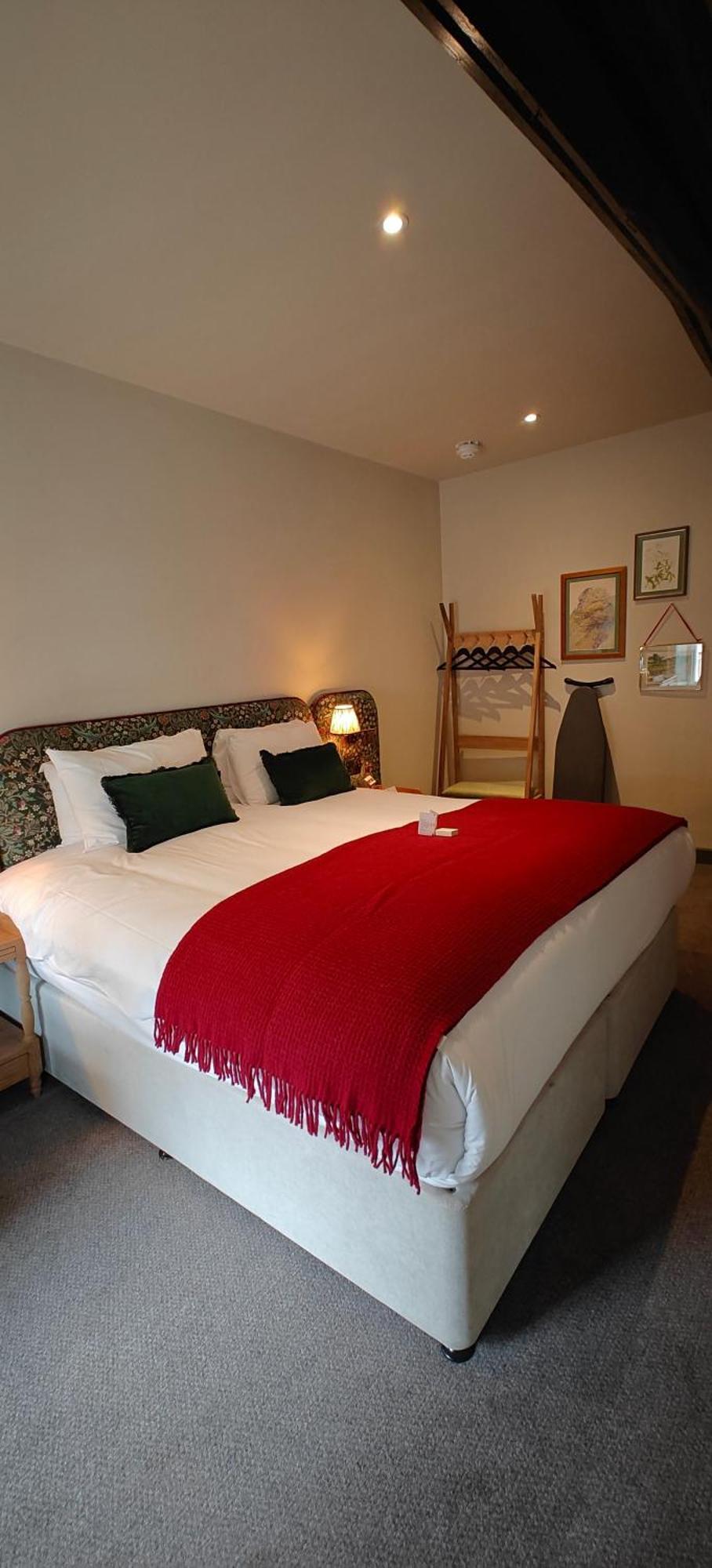 Bel And The Dragon-Odiham Hotel Exterior foto