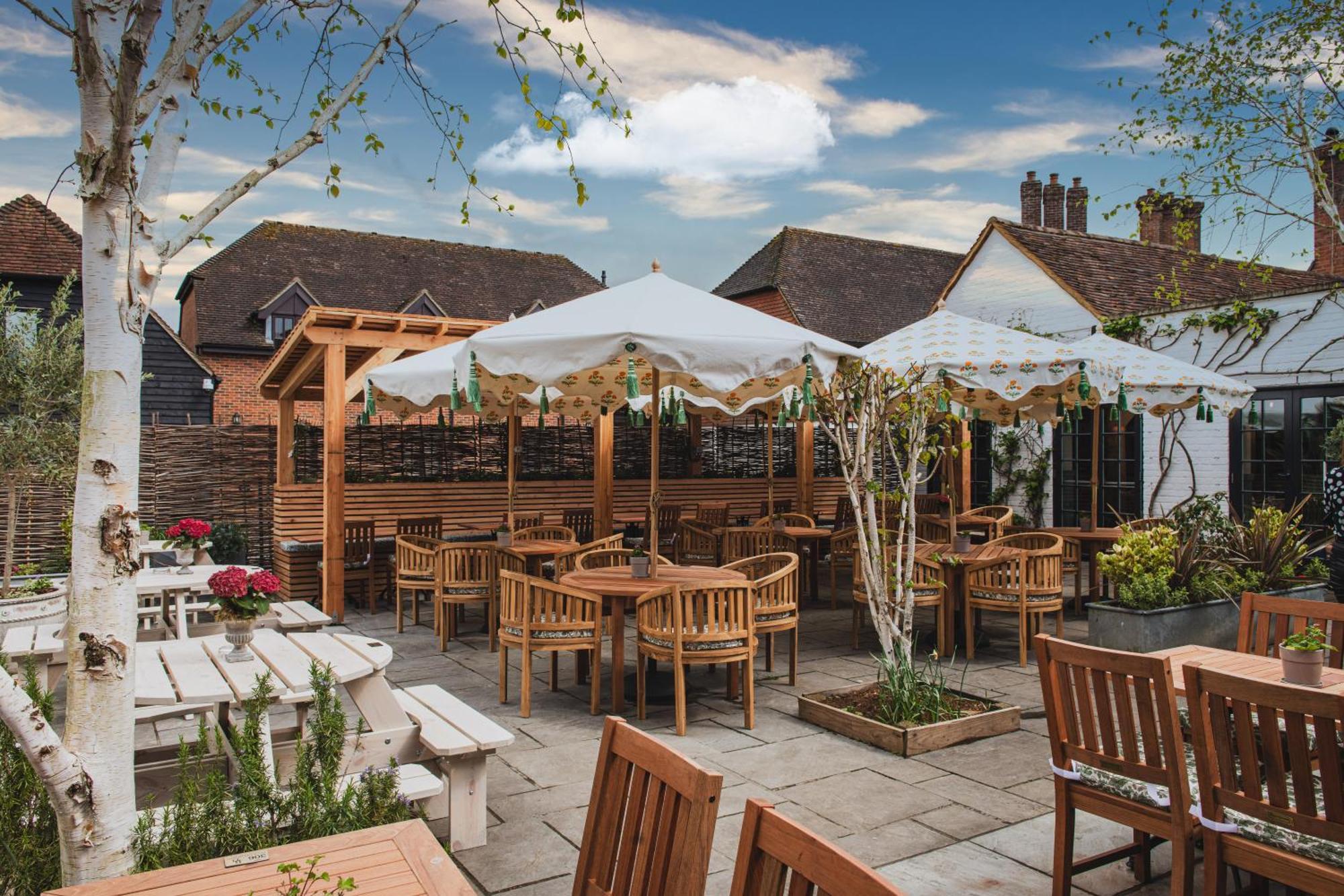 Bel And The Dragon-Odiham Hotel Exterior foto